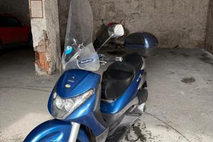 Piaggio Beverly 250 + bauletto 40 lit + parabrezza