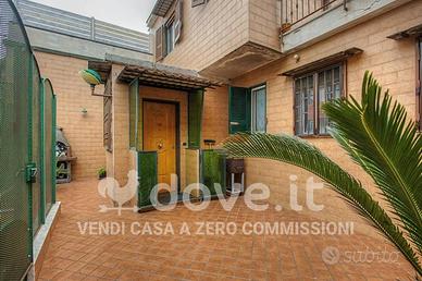 Appartamento di 130 m² con 4 locali a Napoli