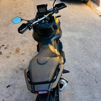Xadv750