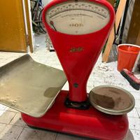 bilancia a due piatti vintage