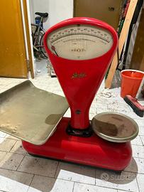 bilancia a due piatti vintage