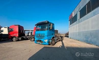 Mercedes Arocs 2551 3 assi Scarrabile