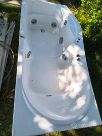 vasca idromassaggio Jacuzzi 