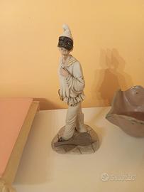 statuetta raffigura Pulcinella