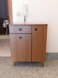 Mobiletto in legno stile vintage