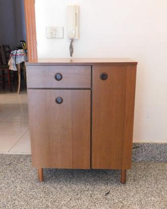 Mobiletto in legno stile vintage