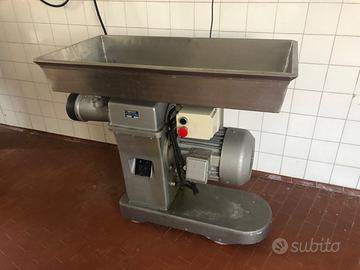 Tritacarne Omega - Professionale con Accessori