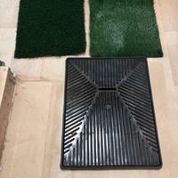 Tappeto finto erba per cane con contenitore sotto