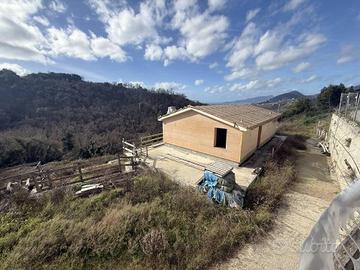 Immobile in asta di 314 m² a Cogorno