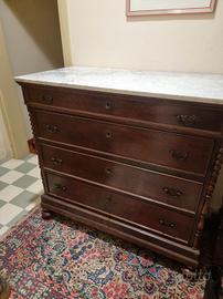 cassettone in legno con marmo