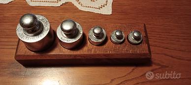 set di pesi vintage per bilancia 