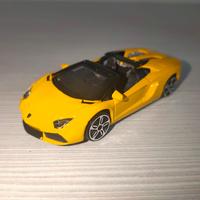 Lamborghini Aventador LP700-4 Roadster 1/45 1/43 