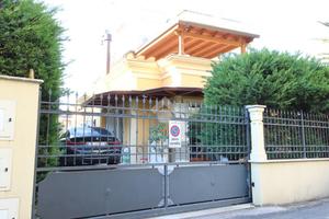 VILLA SINGOLA A SAN BENEDETTO DEL TRONTO