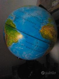 Mappamondo con illuminazione.