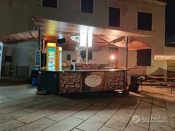 Rimorchio bar pronto all'uso ideale per streetfood