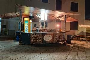 Rimorchio bar pronto all'uso ideale per streetfood