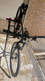 MTB Giant + cavalletto e accessori 