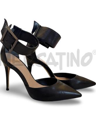 SCARPE DONNA GUESS A PUNTA NERE TACCO A SPILLO