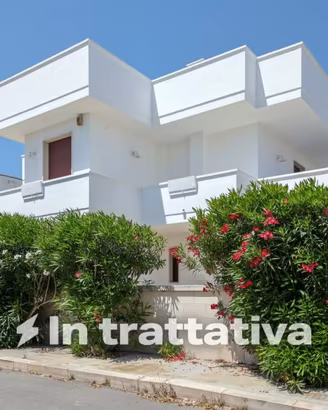 Villa di 270 m² con più di 5 locali e box auto a C