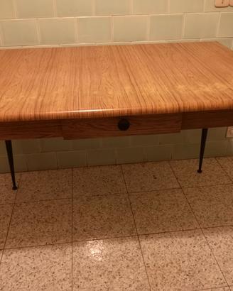 Tavolo vintage cucina Salvarani in legno con casse