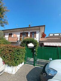 Villa di 110 m² con 4 locali e box auto doppio a R