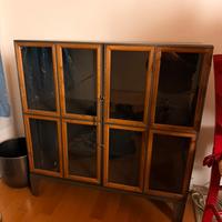 Mobile in acciaio legno e vetro