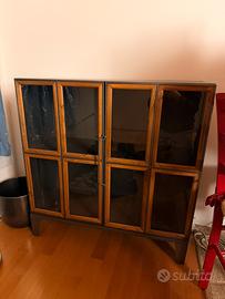 Mobile in acciaio legno e vetro