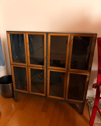 Mobile in acciaio legno e vetro