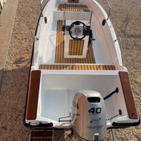 Barca con carrello e motore 40 hp