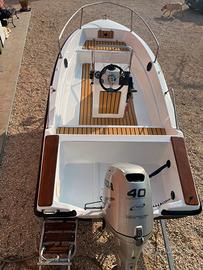 Barca con carrello e motore 40 hp