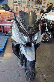 Kymco AK 550