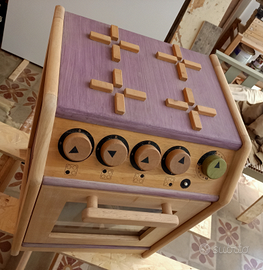 Cucina giocattolo in legno
