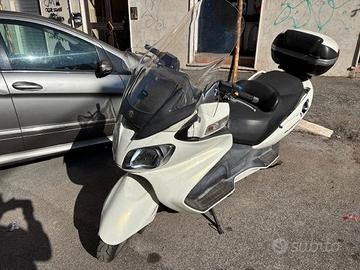 SUZUKI BURGMAN 650 BIANCO