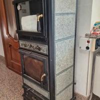 Stufa a legna WEKOS ventilata con forno verticale