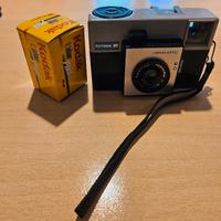 Macchina fotografica Ferrania Veramatic + rullino