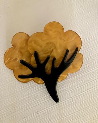 Spilla in resina a forma di albero