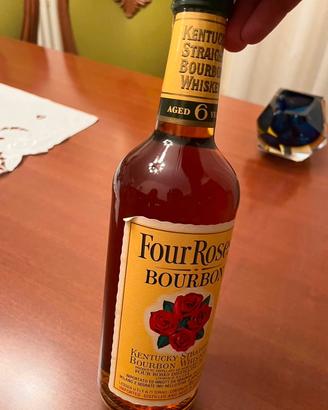 Bottiglia vintage Four Roses Bourbon Whiskey