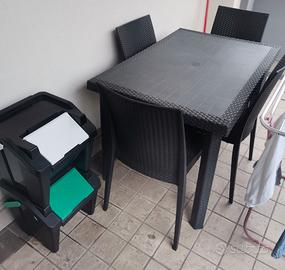 tavolo+ 4 sedie 