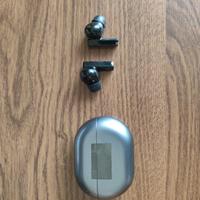 2 Huawei freebuds pro 
