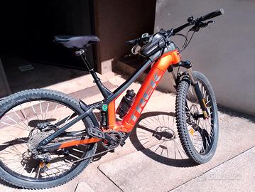 Ebike Trek motore Bosch 4gen tagliaL pochi km