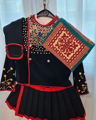 Antico costume tradizionale sardo per bambino 