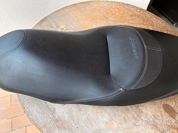 Yamaha x max sella