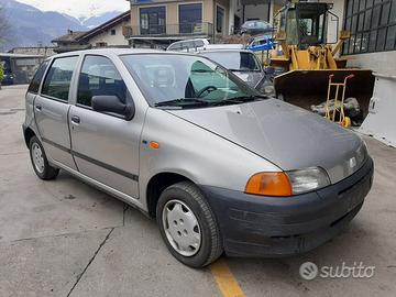 Ricambi Fiat Punto 1 serie 3 e 5 porte colori vari