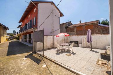 CASA INDIPENDENTE RISTRUTTURATA CON TERRENO PRIVAT