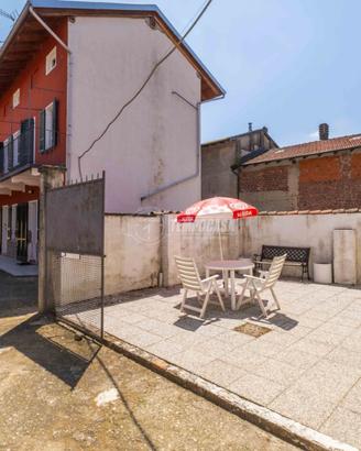 CASA INDIPENDENTE RISTRUTTURATA CON TERRENO PRIVAT