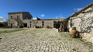 Villa a Modica (RG) - Frigintini