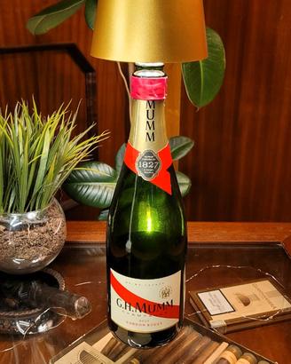 Lampada da tavolo su bottiglia Champagne Mumm