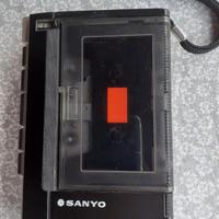 SANYO cassette tape recorder M1001.
