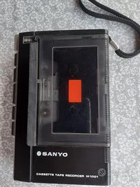 SANYO cassette tape recorder M1001.