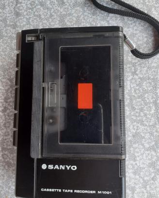 SANYO cassette tape recorder M1001.